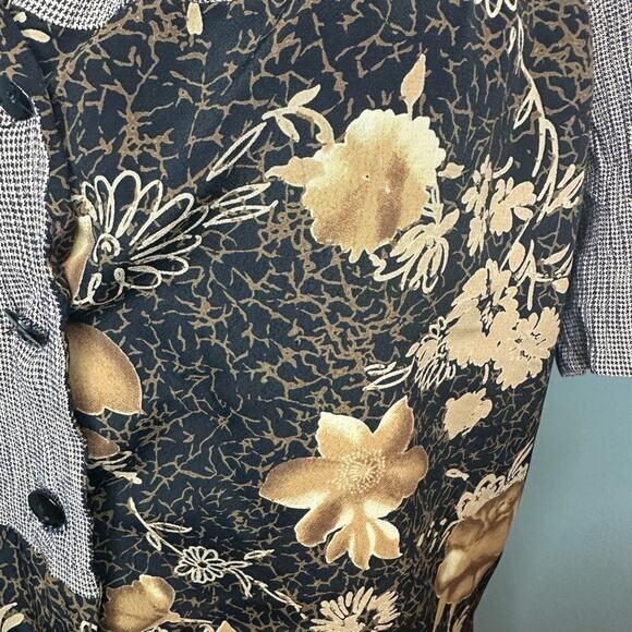 Vintage Studio C Floral Printed Button-Up Shirt – Retro Bloom Style - Picture 5 of 8